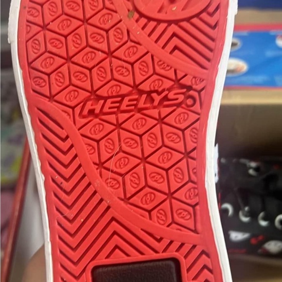 Girls Heelys Hello Kitty size 3 - Picture 3 of 3